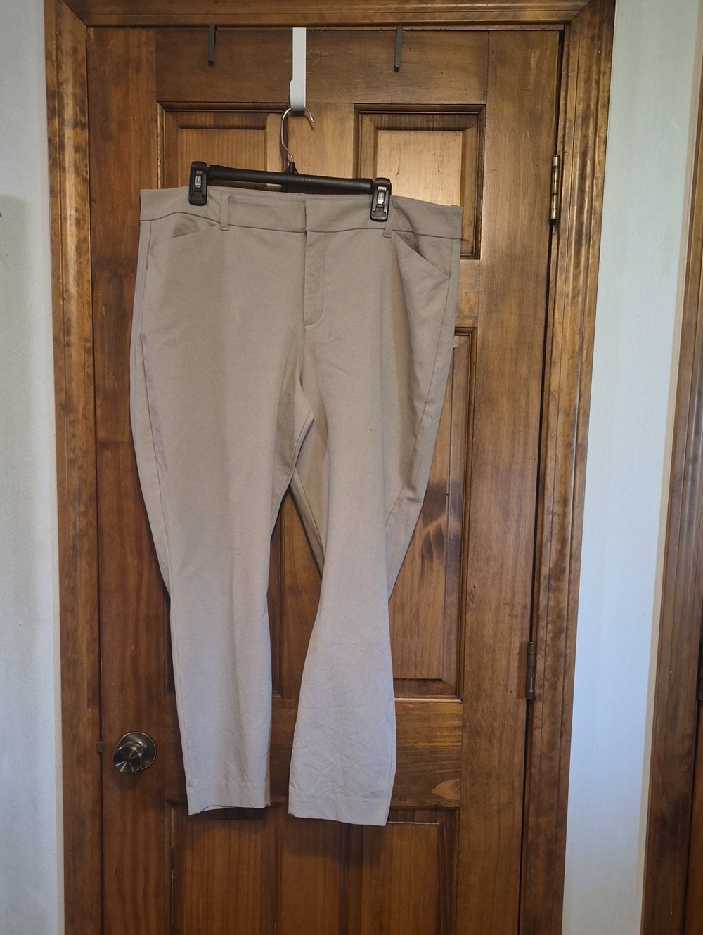 Old Navy Women's Straight Leg Pants in Light Taupe